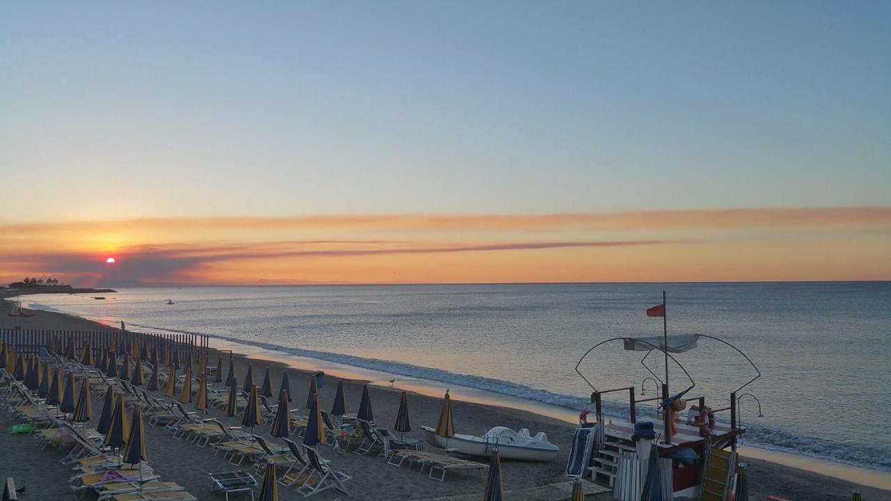 Don Pedro Beach House Савона Экстерьер фото